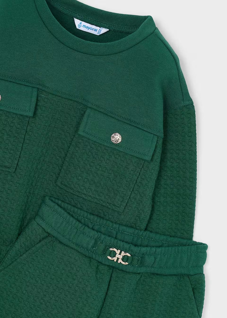 Conjunto verde pantalón y sueter