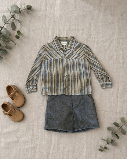 Conjunto camisa rayas y short gris