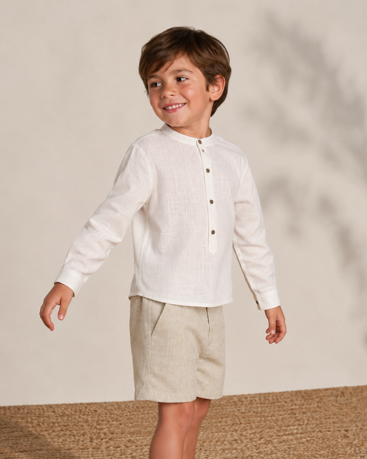 Conjunto camisa blanca manga larga y short beige