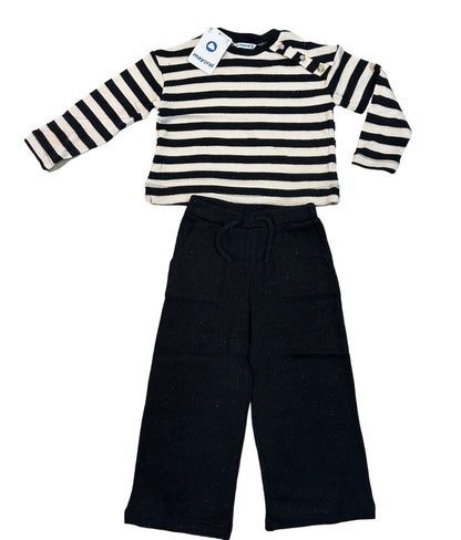Conjunto blusa rayas y pants negros